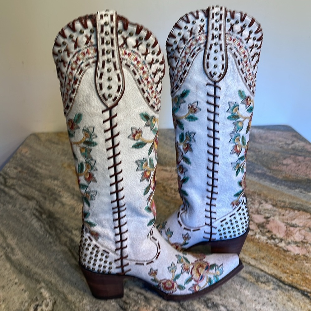 Double D Ranch Ivory Floral Embroidered Western Boots with Brown Trim - Picture 6 of 9